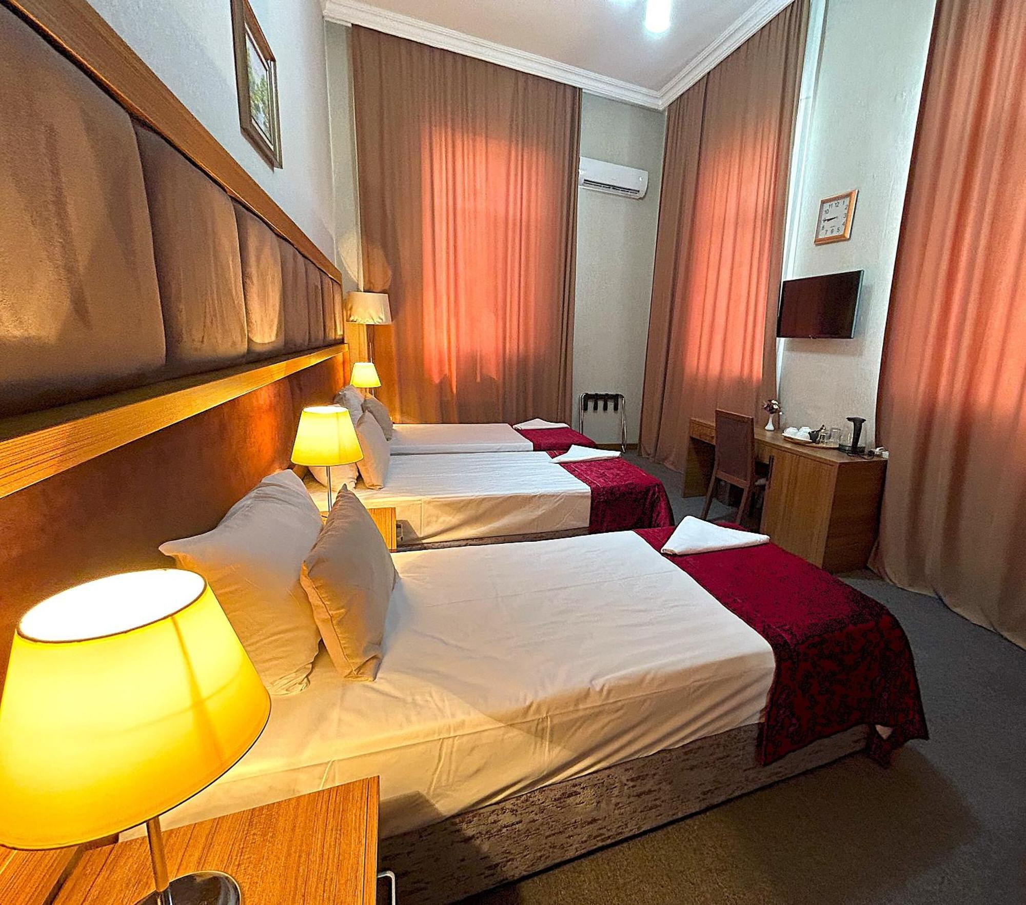 Turkiye Hotel - Free Massage バクー 部屋 写真