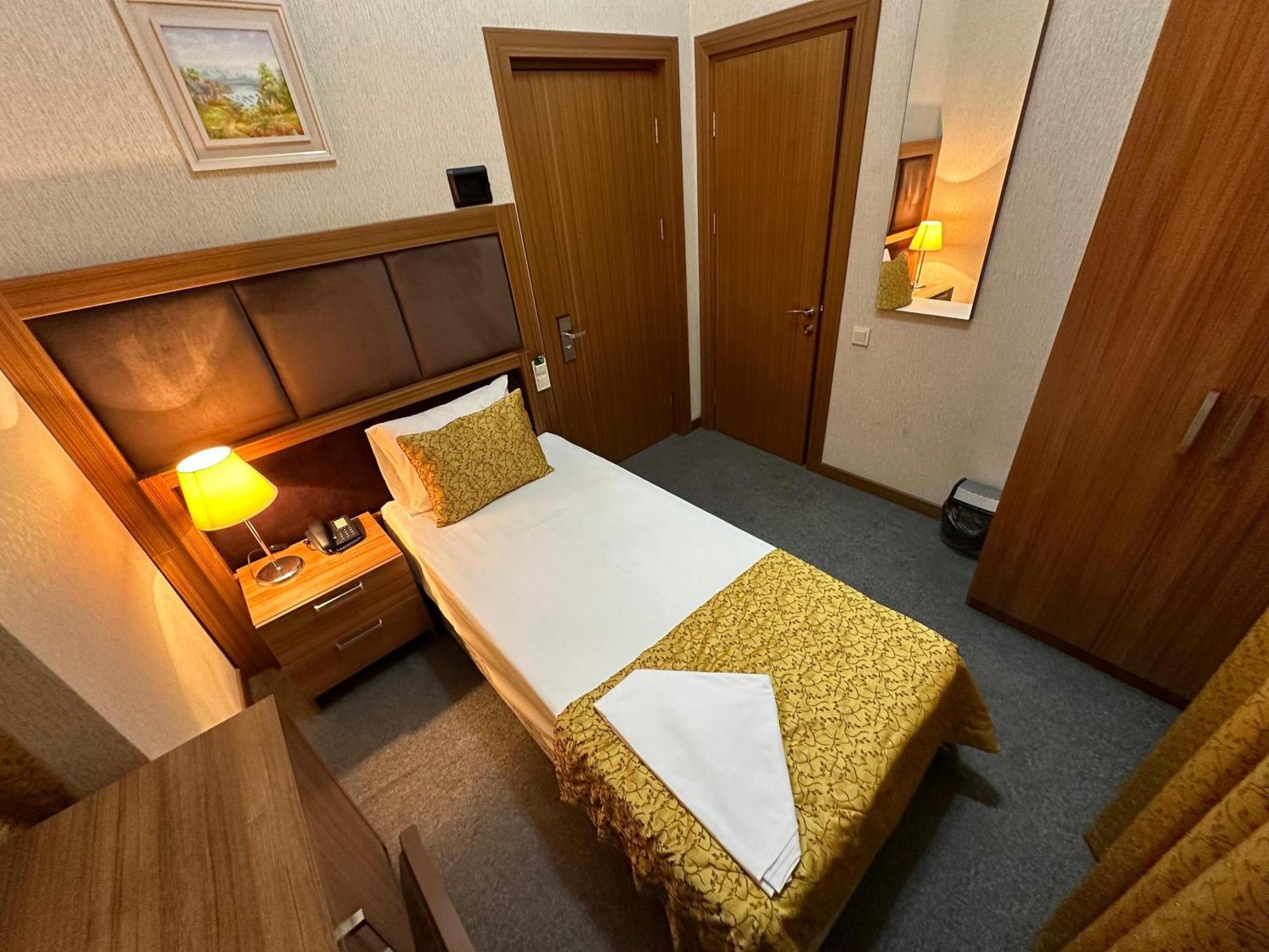 Turkiye Hotel - Free Massage バクー 部屋 写真